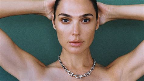 Gal Gadot Nude Photos & Videos